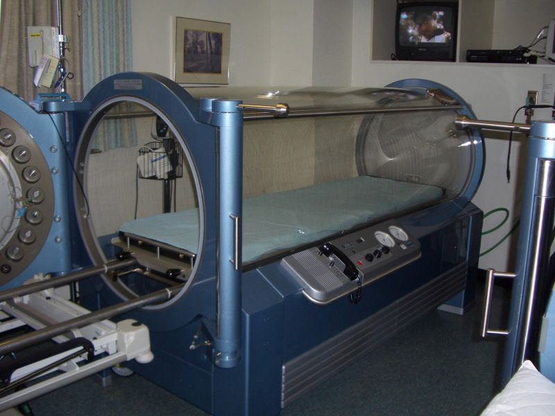 DennisG(O2chamber).jpg